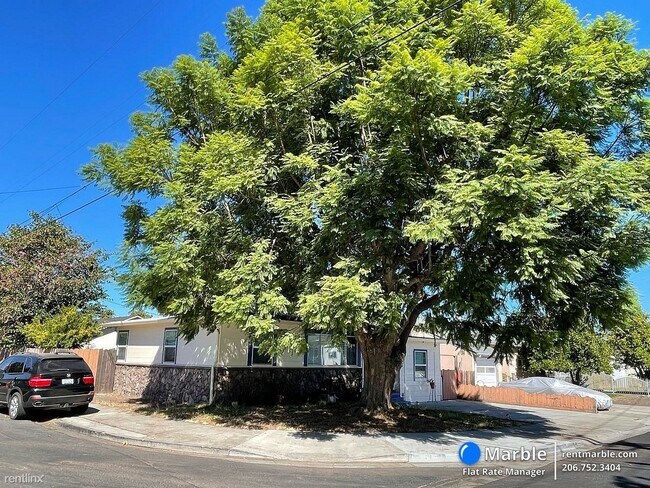 351 Bartlett Ave photo 2