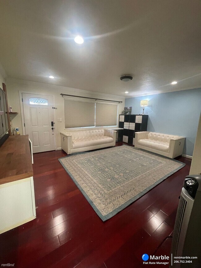 351 Bartlett Ave photo 4