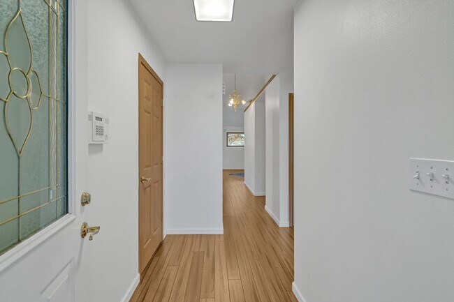 Beautiful 3-Bedroom Steilacoom Condo photo 4