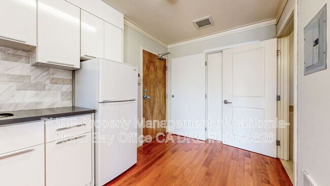 3051 San Bruno Ave San Francisco, CA 94134 photo 3