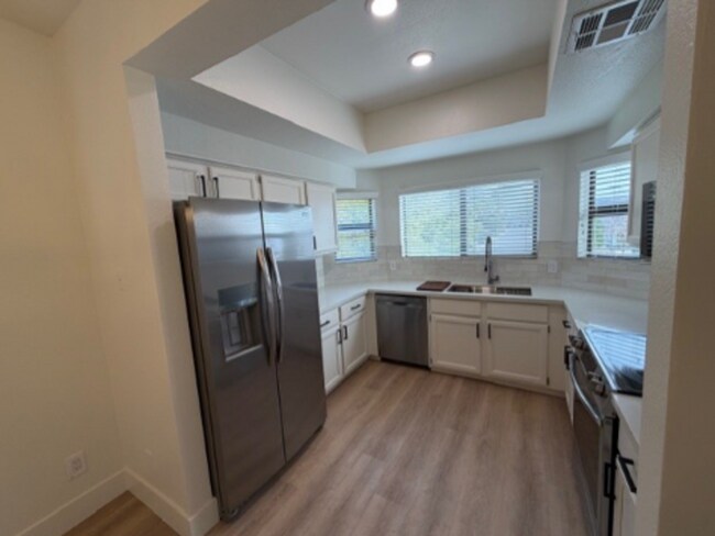 3640 N 38th St Phoenix, AZ 85018 photo 4