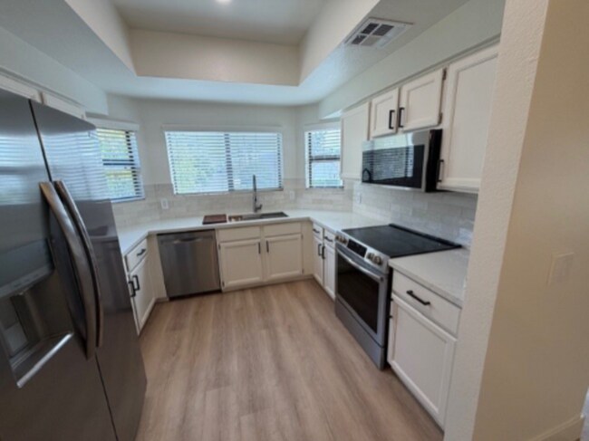 3640 N 38th St Phoenix, AZ 85018 photo 2