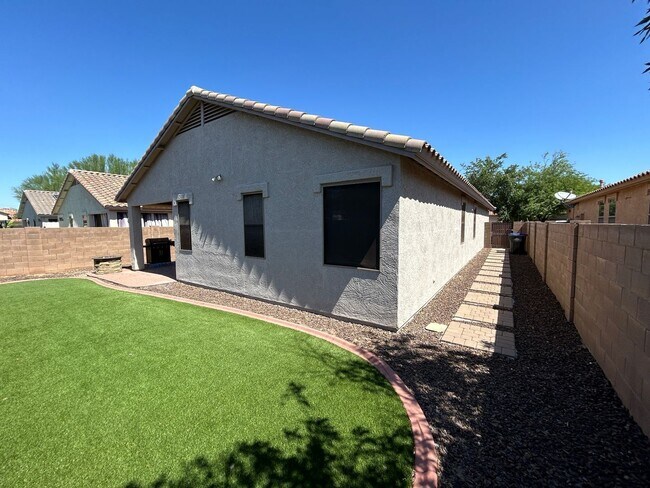 17051 W Windermere Way Surprise, AZ 85374 photo 4
