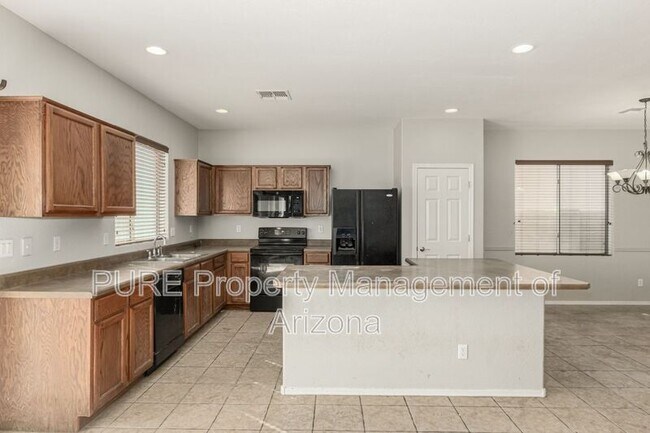 45321 W Miramar Rd photo 3
