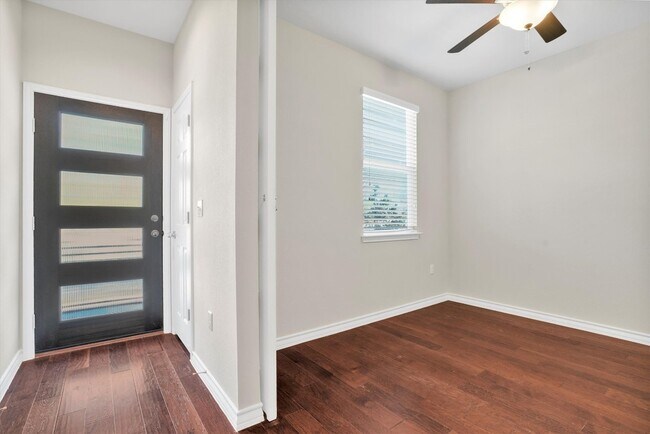 5412 Golden Canary Ln Austin, TX 78723 photo 5