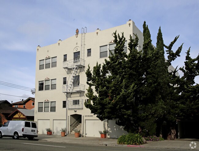 Lantz Building 12 photo 2
