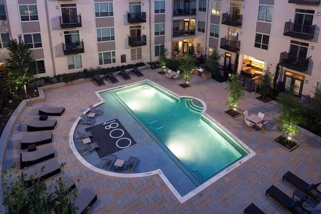 1800 Broadway St San Antonio, TX 78215 photo 4