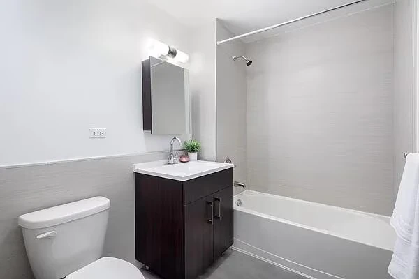 260 W 26th St New York, NY 10001 photo 4