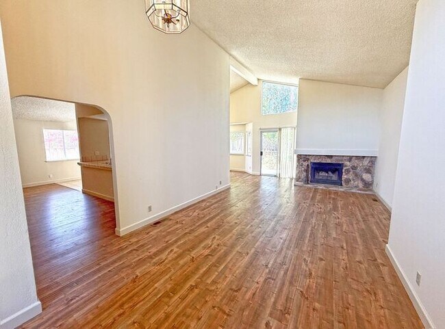 3305 Archbury Ct San Jose, CA 95148 photo 2