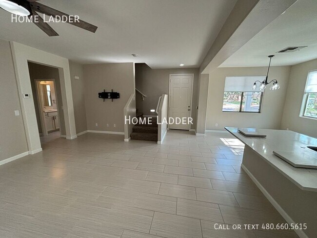 105 E Palomino Dr Gilbert, AZ 85296 photo 4