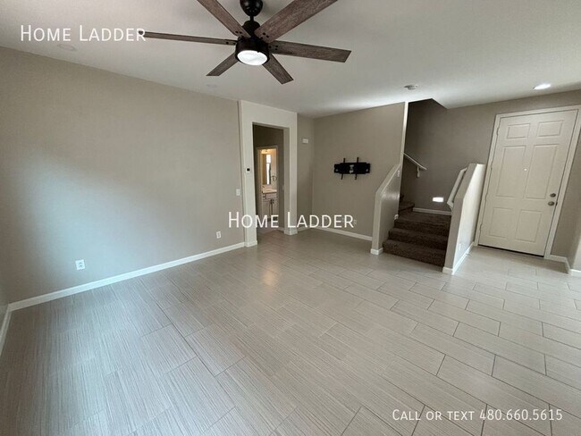 105 E Palomino Dr Gilbert, AZ 85296 photo 3
