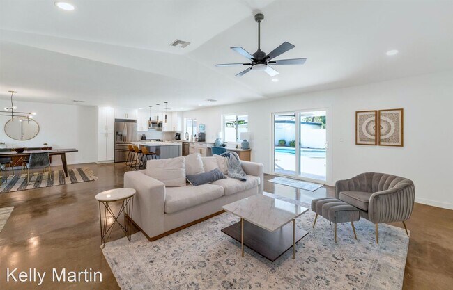1511 E Edgewater Dr Tempe, AZ 85283