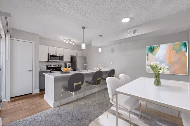 Eastbank Apartments photo 3
