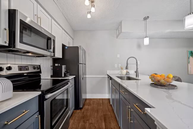 Eastbank Apartments photo 5