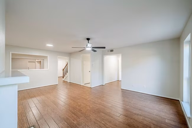 18209 Vinland Drive, Houston, TX 77058 photo 3