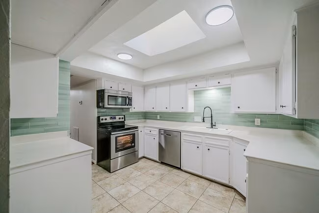 18209 Vinland Drive, Houston, TX 77058 photo 5