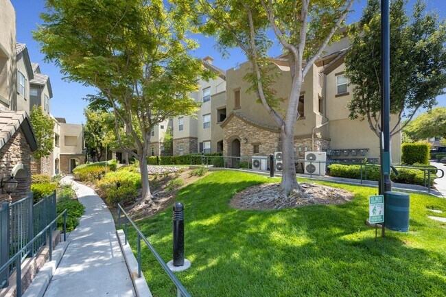 1893 Lorient Pl Chula Vista, CA 91913 photo 2