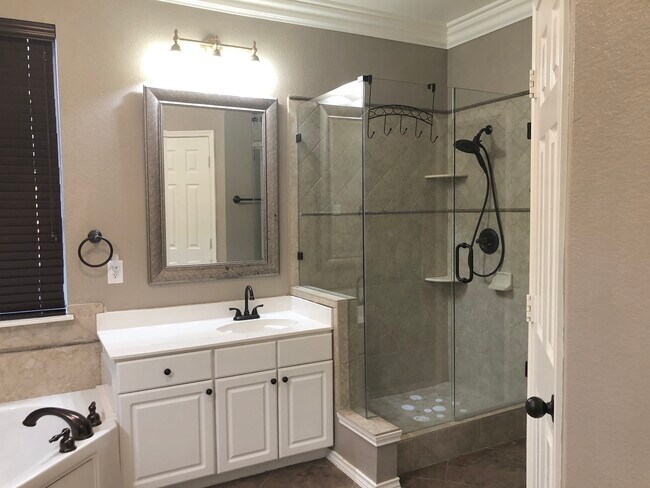 6817 Hillwood Dr Sachse, TX 75048 photo 3