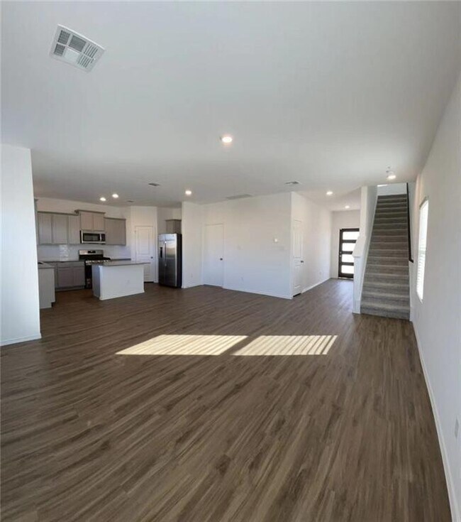 105 Canley Lp Hutto, TX 78634 photo 3