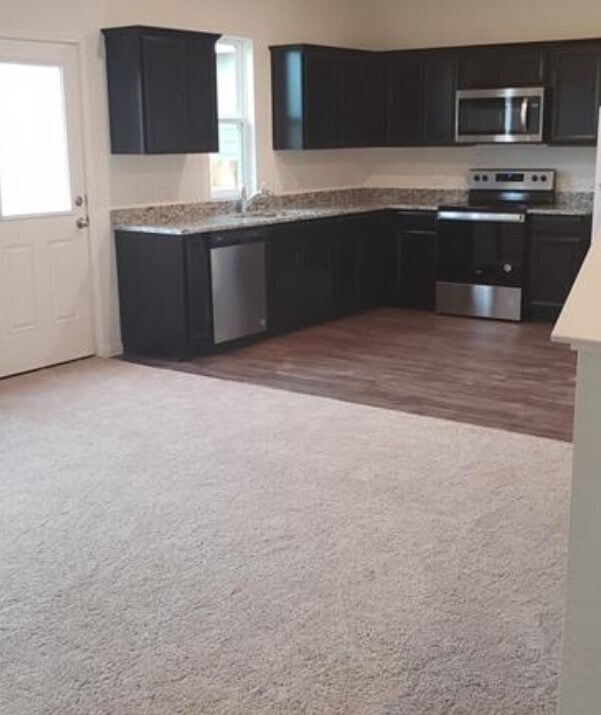 336 Wonderful Life Way Jarrell, TX 76537 photo 4