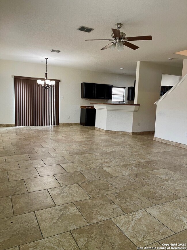 13306 Solar Crest San Antonio, TX 78245 photo 4