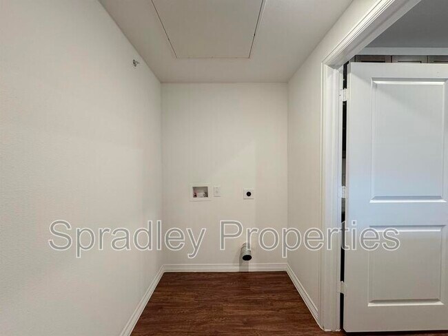 1124 W Ave O Belton, TX 76513 photo 4