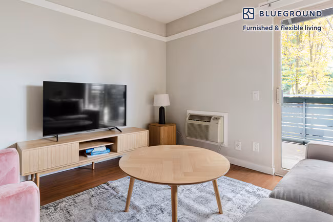 111 N Rengstorff Ave Mountain View, CA 94043 photo 4