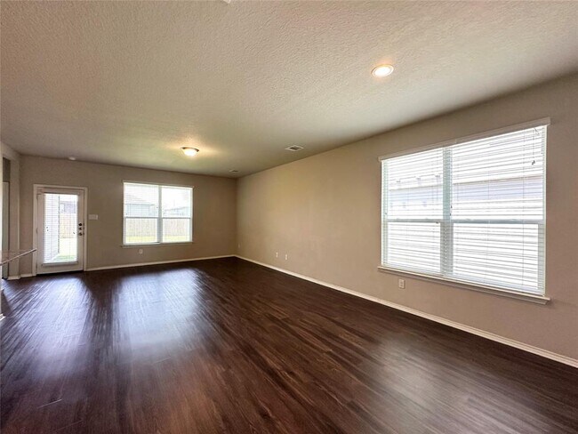 109 Miles Dr San Marcos, TX 78666 photo 5