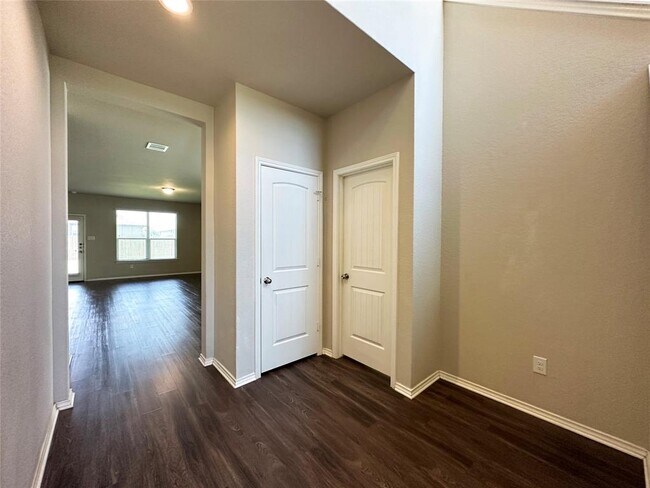 109 Miles Dr San Marcos, TX 78666 photo 3