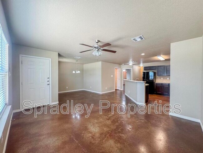 642 Laila Ln Belton, TX 76513 photo 2