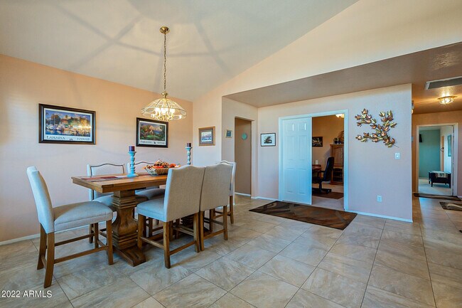 9023 W Lisbon Ln Peoria, AZ 85381 photo 2