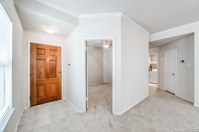7134 Snowden Crest San Antonio, TX 78240 photo 3
