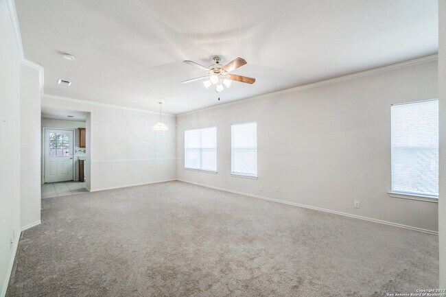 7134 Snowden Crest San Antonio, TX 78240 photo 4