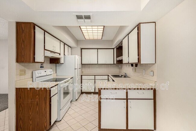 4444 E Paradise Village Pkwy N Phoenix, AZ 85032 photo 4