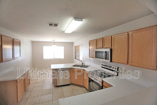 8546 W Meadowbrook Ave Phoenix, AZ 85037 photo 4