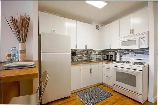 315 Seventh Avenue photo 4
