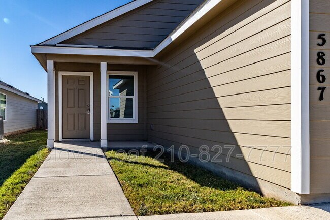 5867 Coahulia Rdg Seguin, TX 78155 photo 4