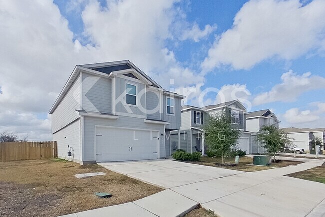 914 Shady Brk New Braunfels, TX 78132 photo 2