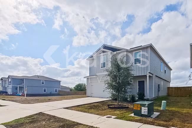 914 Shady Brk New Braunfels, TX 78132 photo 3