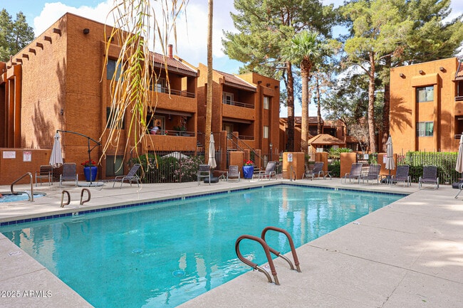 4704 E Paradise Vlg Pkwy S Phoenix, AZ 85032 photo 4