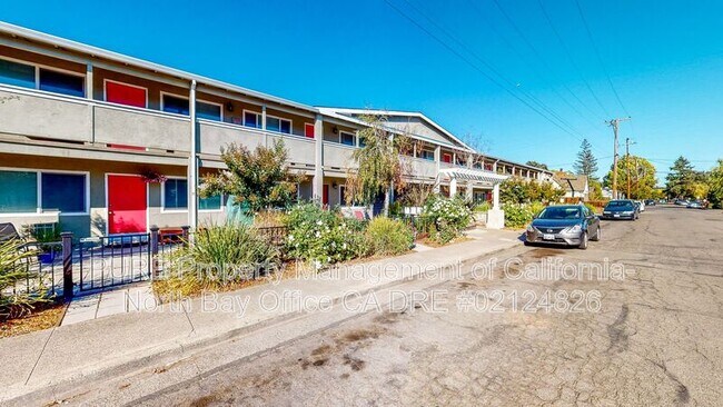 555 Dexter St Santa Rosa, CA 95404 photo 4