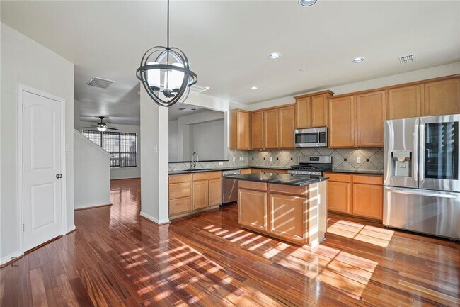 2524 Jacobson Drive, Lewisville, TX 75067 photo 2