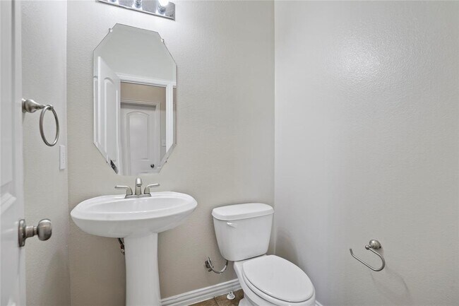 2524 Jacobson Drive, Lewisville, TX 75067 photo 5