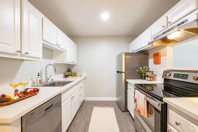 Creekside Park Apartments photo 2