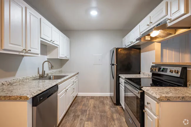 Creekside Park Apartments photo 3