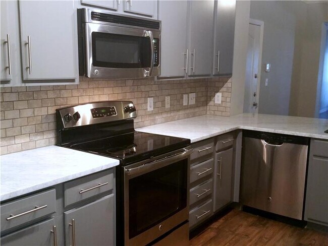 400 1/2 Rio Grande St Austin, TX 78701 photo 3