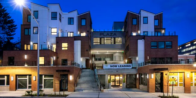 Plaza Apartments photo 2