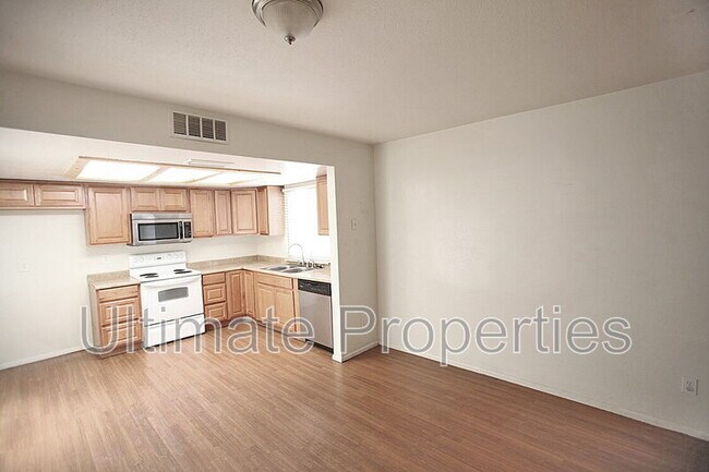4821 W Altadena Ave photo 5