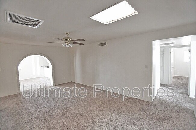 4821 W Altadena Ave photo 3