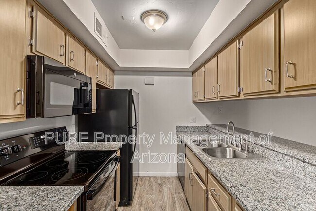 8847 North 8th St Phoenix, AZ 85020 photo 5